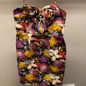 Gorgeous flowered dress from Anthropologie. Size 12. Never worn!!